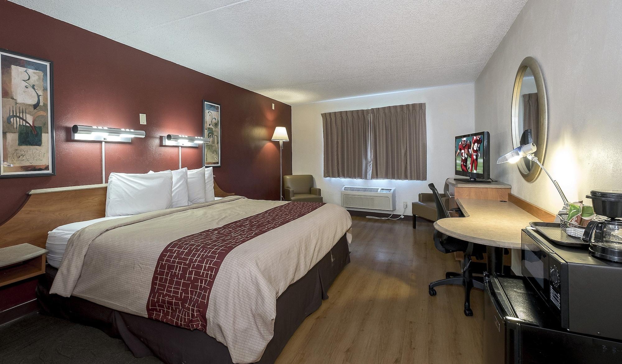Red Roof Inn & Suites Cleveland - Elyria Dış mekan fotoğraf