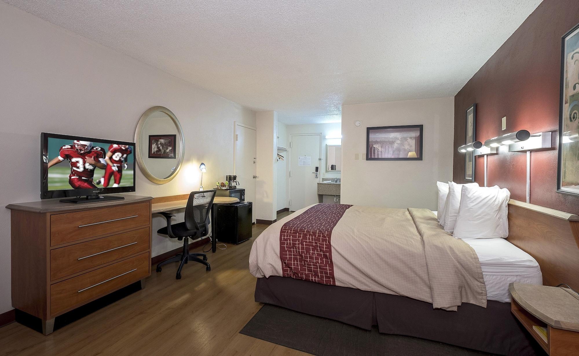 Red Roof Inn & Suites Cleveland - Elyria Dış mekan fotoğraf