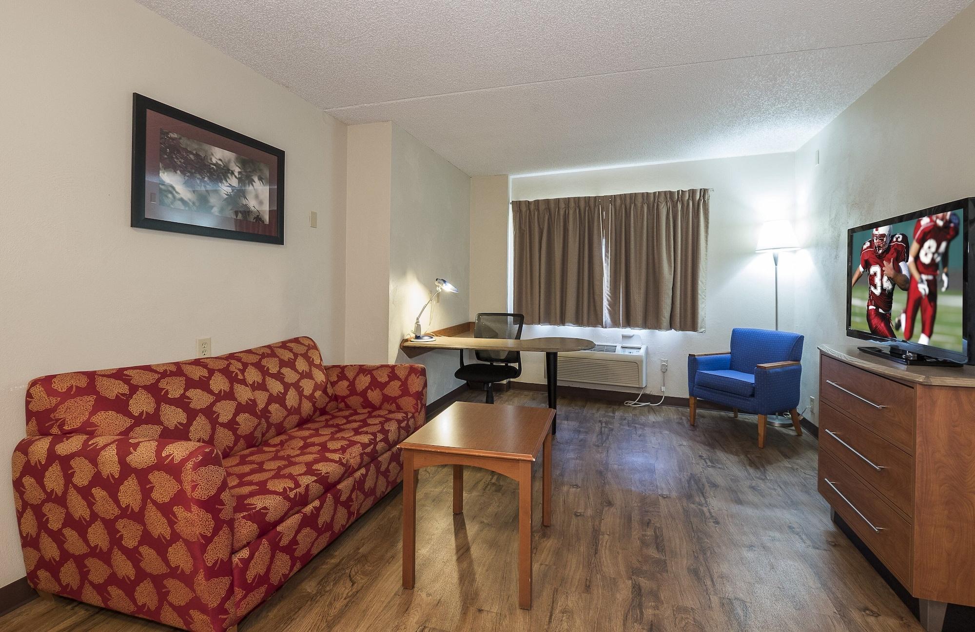 Red Roof Inn & Suites Cleveland - Elyria Dış mekan fotoğraf