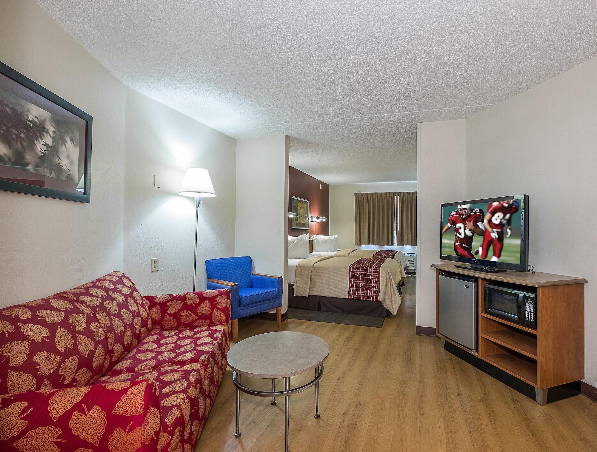 Red Roof Inn & Suites Cleveland - Elyria Dış mekan fotoğraf