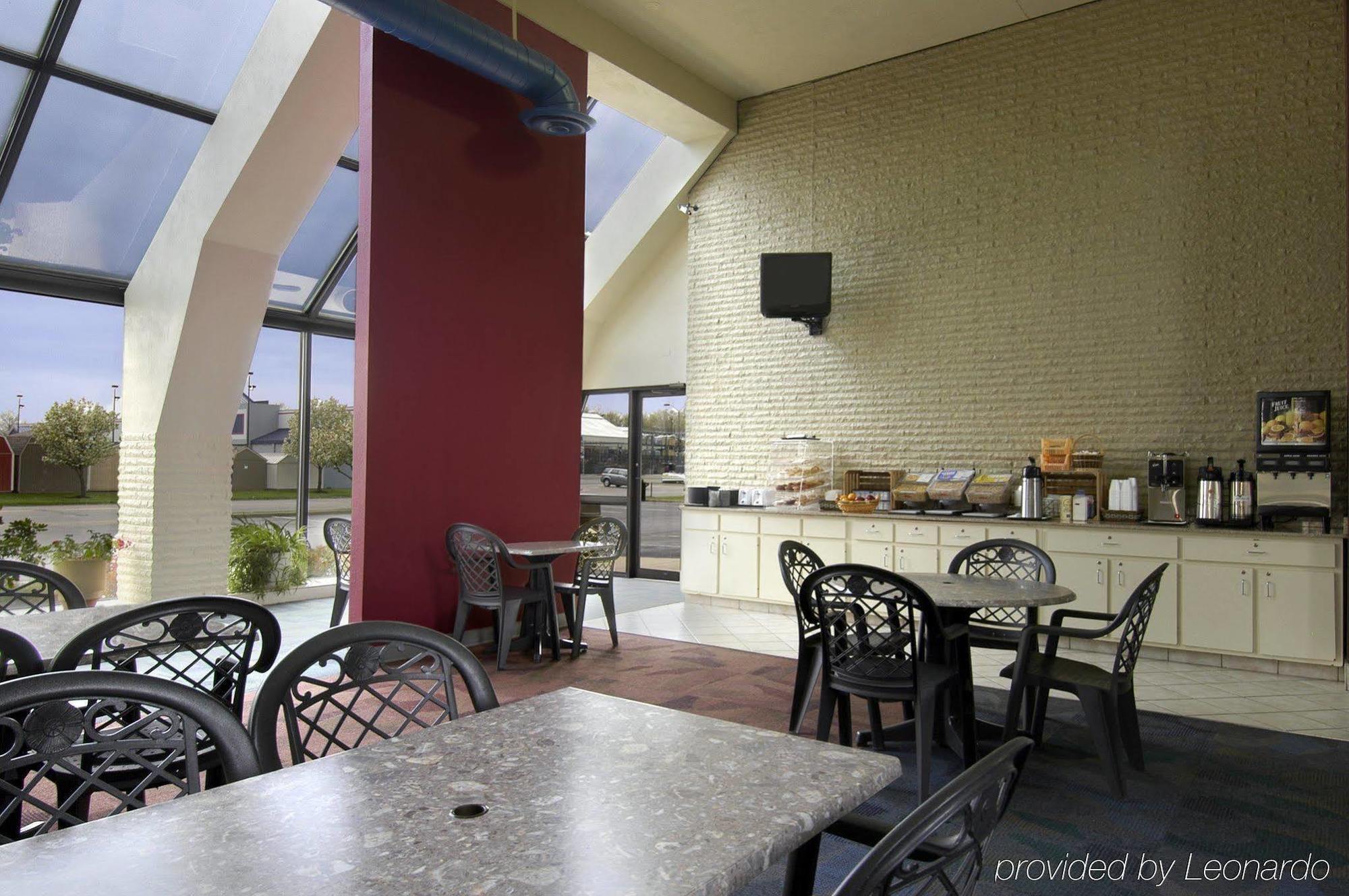 Red Roof Inn & Suites Cleveland - Elyria Dış mekan fotoğraf